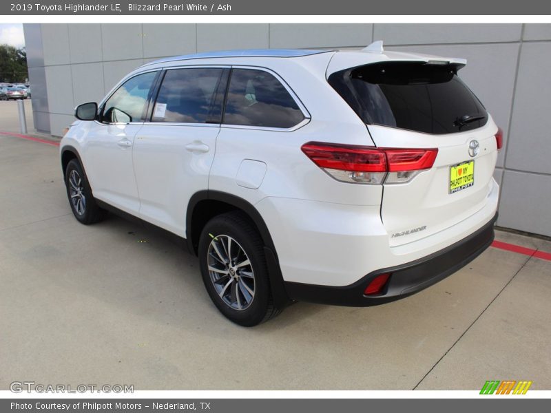 Blizzard Pearl White / Ash 2019 Toyota Highlander LE