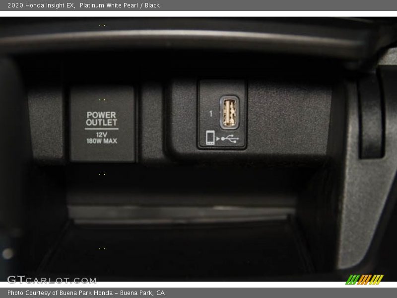 Platinum White Pearl / Black 2020 Honda Insight EX