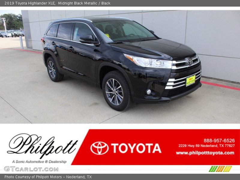 Midnight Black Metallic / Black 2019 Toyota Highlander XLE