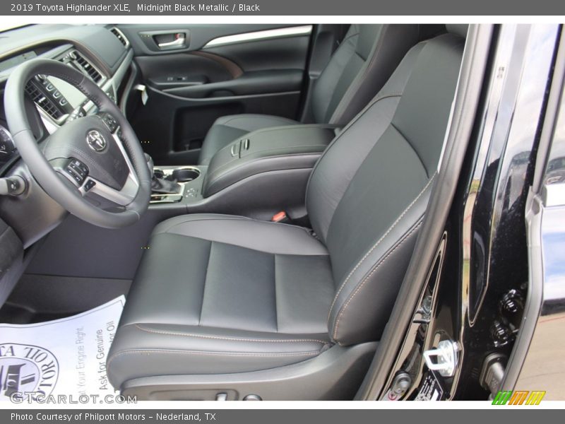 Midnight Black Metallic / Black 2019 Toyota Highlander XLE