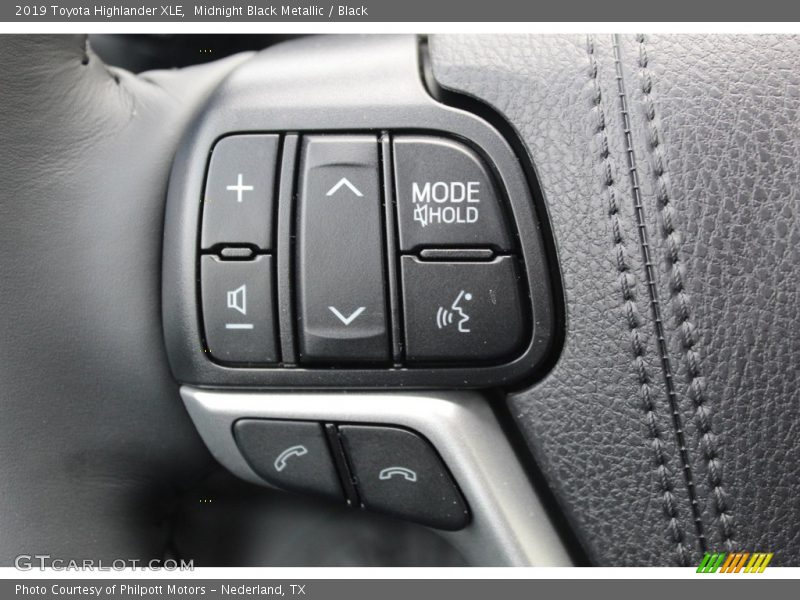 Midnight Black Metallic / Black 2019 Toyota Highlander XLE