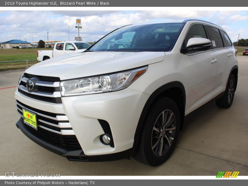 Blizzard Pearl White / Black 2019 Toyota Highlander XLE