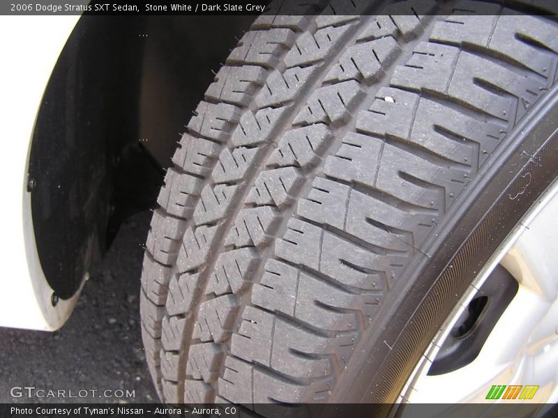 Stone White / Dark Slate Grey 2006 Dodge Stratus SXT Sedan