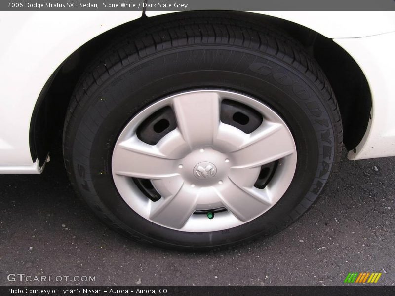 Stone White / Dark Slate Grey 2006 Dodge Stratus SXT Sedan