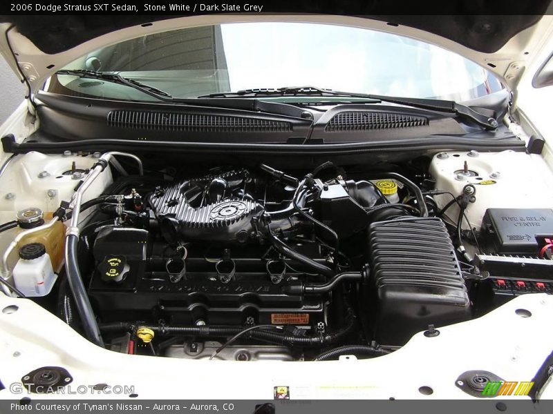 Stone White / Dark Slate Grey 2006 Dodge Stratus SXT Sedan