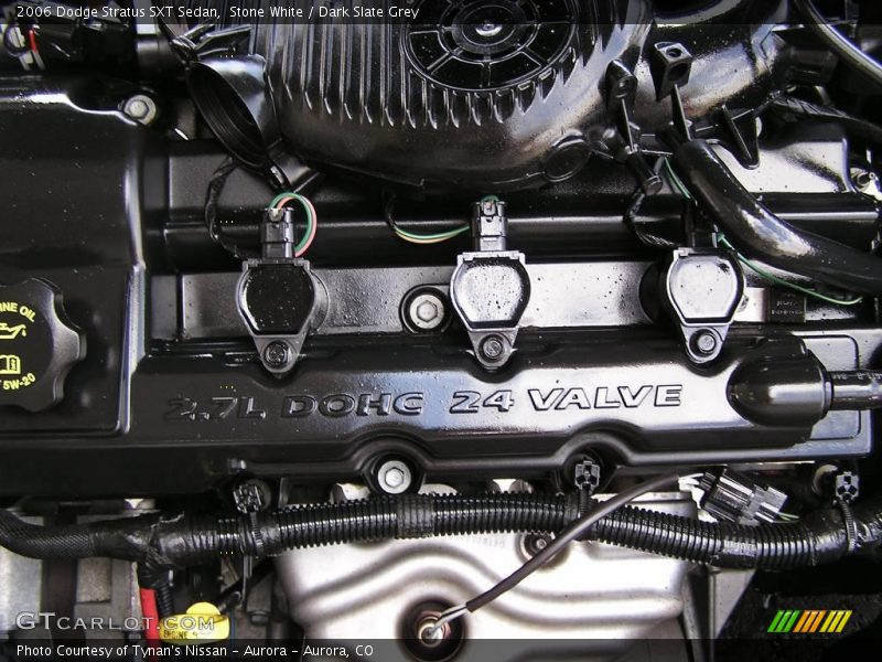 Stone White / Dark Slate Grey 2006 Dodge Stratus SXT Sedan