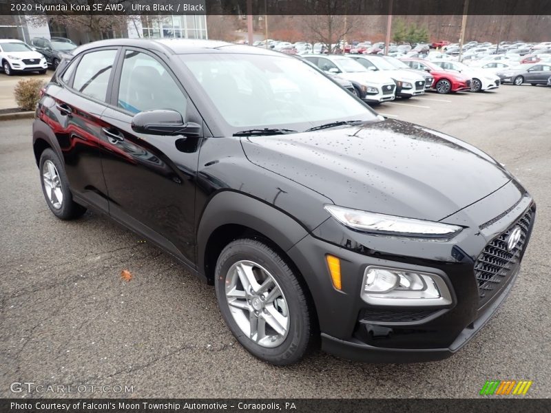 Front 3/4 View of 2020 Kona SE AWD