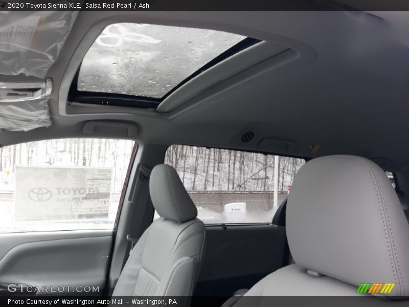 Salsa Red Pearl / Ash 2020 Toyota Sienna XLE