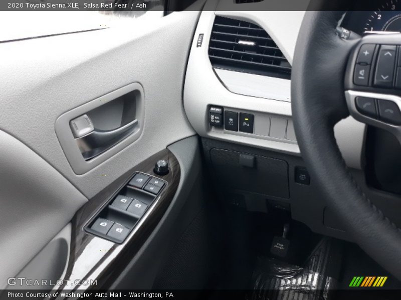 Salsa Red Pearl / Ash 2020 Toyota Sienna XLE