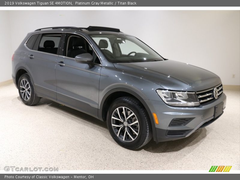 Platinum Gray Metallic / Titan Black 2019 Volkswagen Tiguan SE 4MOTION