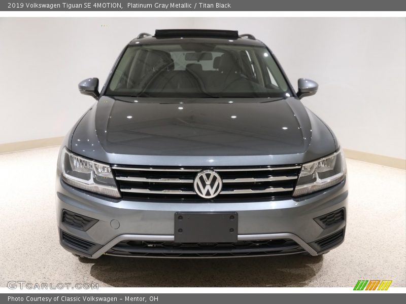 Platinum Gray Metallic / Titan Black 2019 Volkswagen Tiguan SE 4MOTION