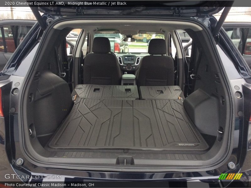  2020 Equinox LT AWD Trunk