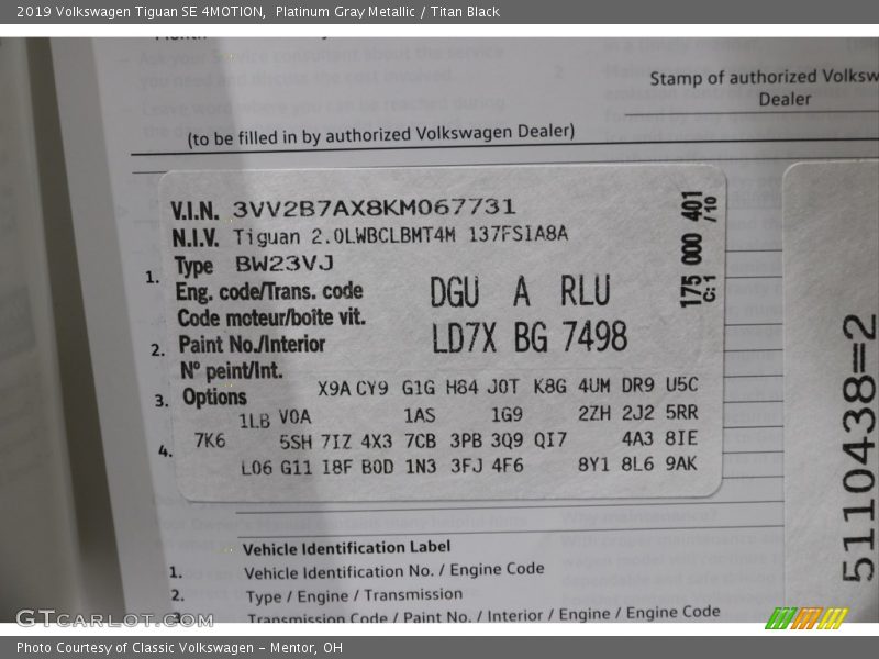 Platinum Gray Metallic / Titan Black 2019 Volkswagen Tiguan SE 4MOTION