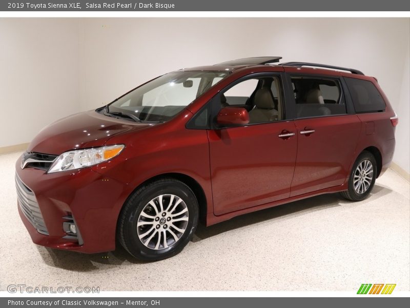 Salsa Red Pearl / Dark Bisque 2019 Toyota Sienna XLE