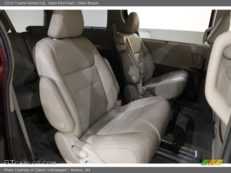 Salsa Red Pearl / Dark Bisque 2019 Toyota Sienna XLE