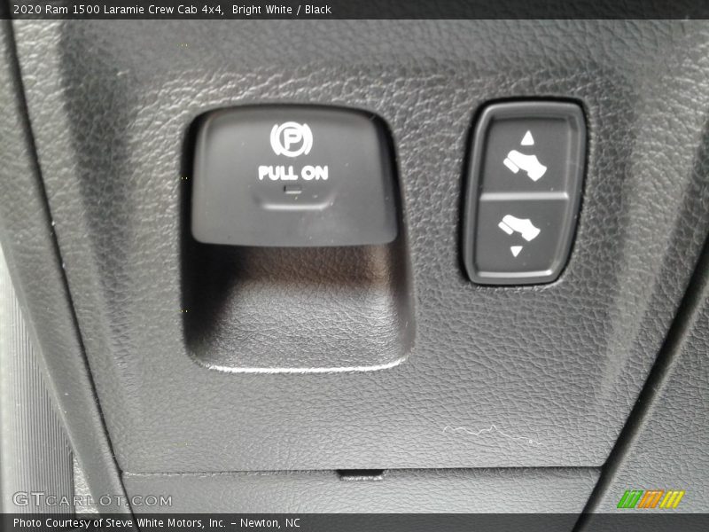 Bright White / Black 2020 Ram 1500 Laramie Crew Cab 4x4