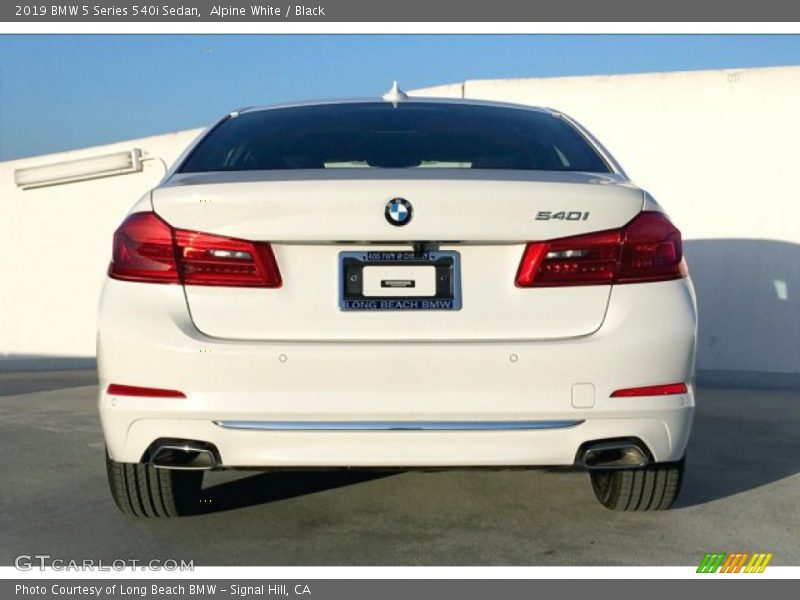 Alpine White / Black 2019 BMW 5 Series 540i Sedan