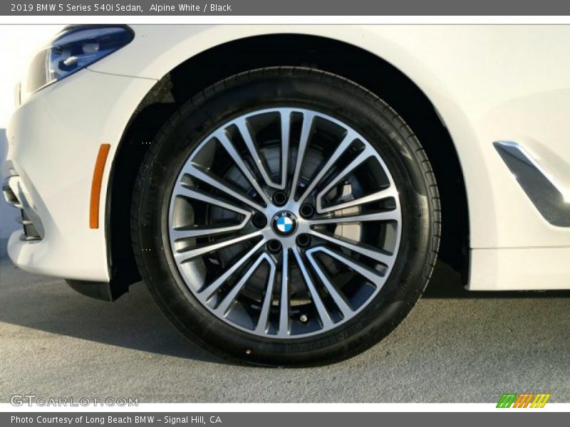 Alpine White / Black 2019 BMW 5 Series 540i Sedan