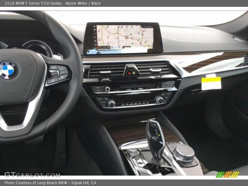 Alpine White / Black 2019 BMW 5 Series 530i Sedan