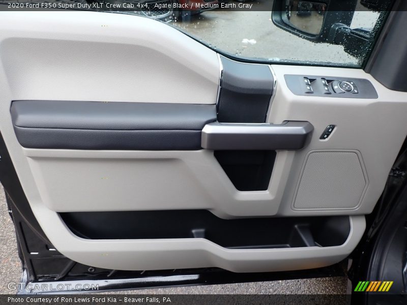 Door Panel of 2020 F350 Super Duty XLT Crew Cab 4x4