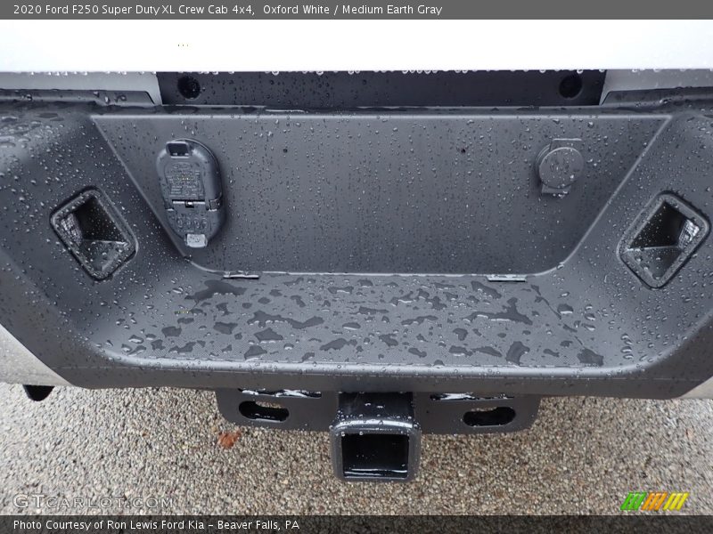 Oxford White / Medium Earth Gray 2020 Ford F250 Super Duty XL Crew Cab 4x4