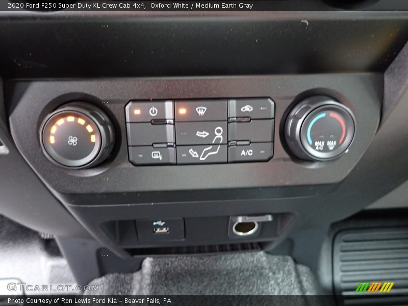 Controls of 2020 F250 Super Duty XL Crew Cab 4x4