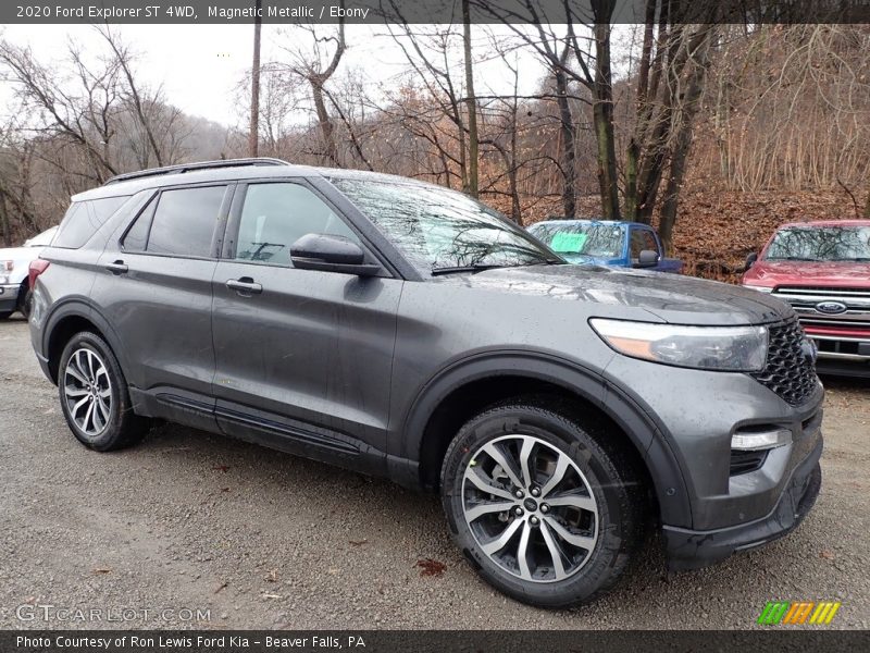 Front 3/4 View of 2020 Explorer ST 4WD