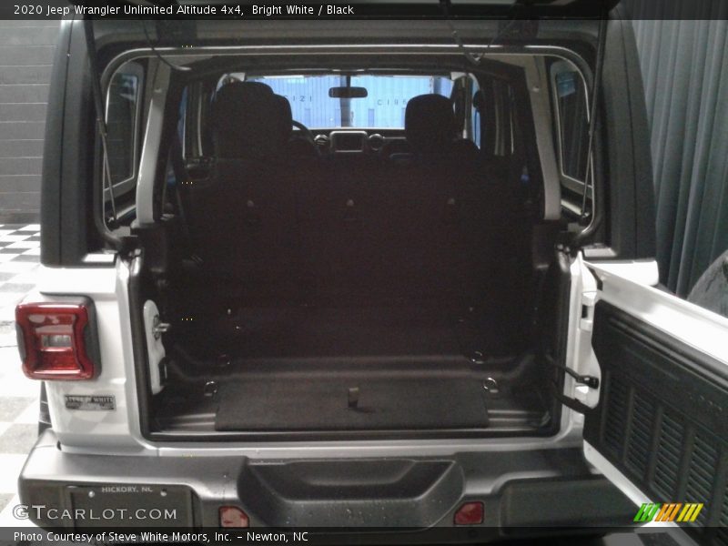Bright White / Black 2020 Jeep Wrangler Unlimited Altitude 4x4