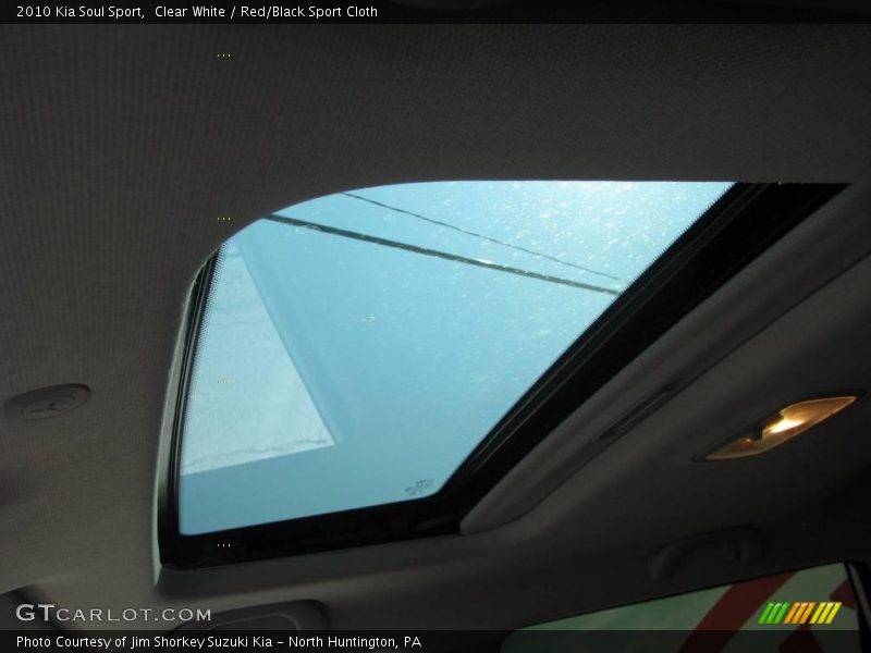 Clear White / Red/Black Sport Cloth 2010 Kia Soul Sport