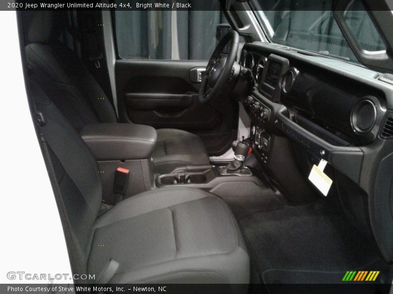 Bright White / Black 2020 Jeep Wrangler Unlimited Altitude 4x4