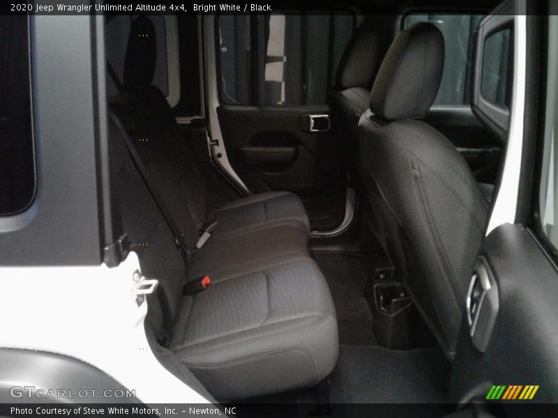 Bright White / Black 2020 Jeep Wrangler Unlimited Altitude 4x4