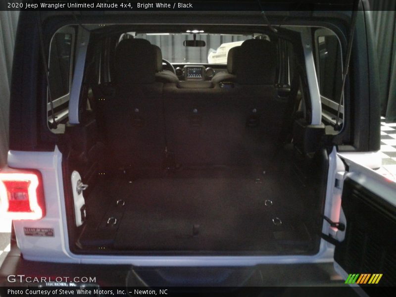 Bright White / Black 2020 Jeep Wrangler Unlimited Altitude 4x4