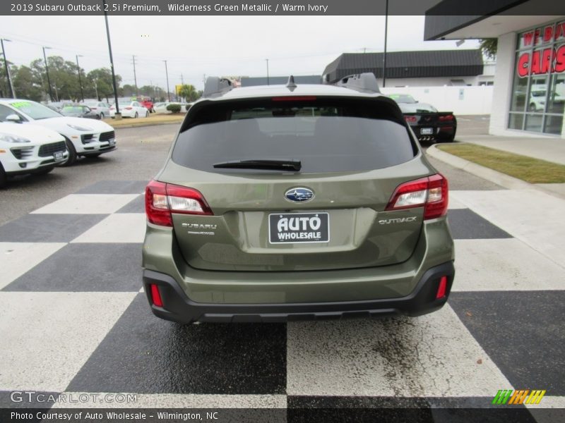 Wilderness Green Metallic / Warm Ivory 2019 Subaru Outback 2.5i Premium