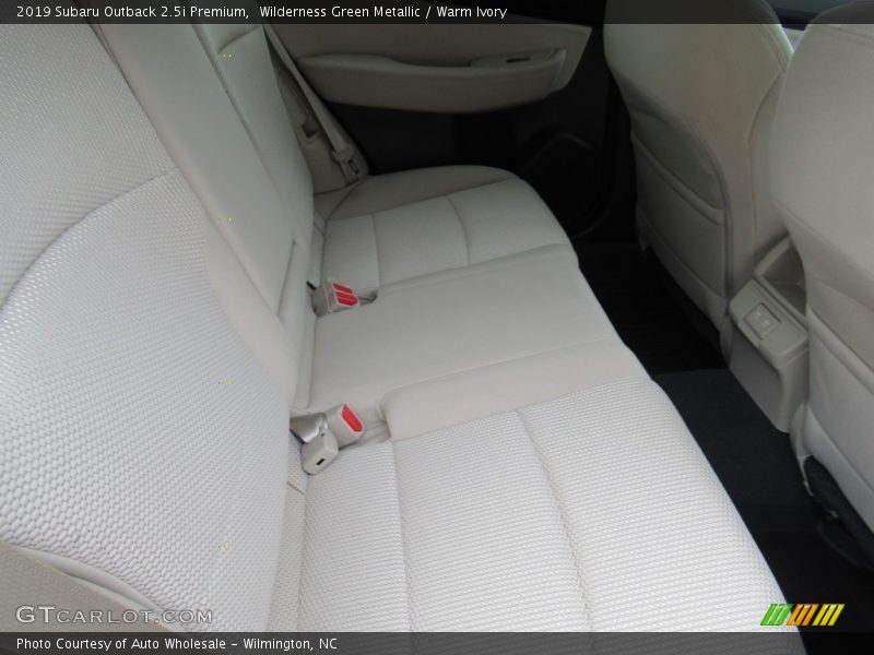 Wilderness Green Metallic / Warm Ivory 2019 Subaru Outback 2.5i Premium