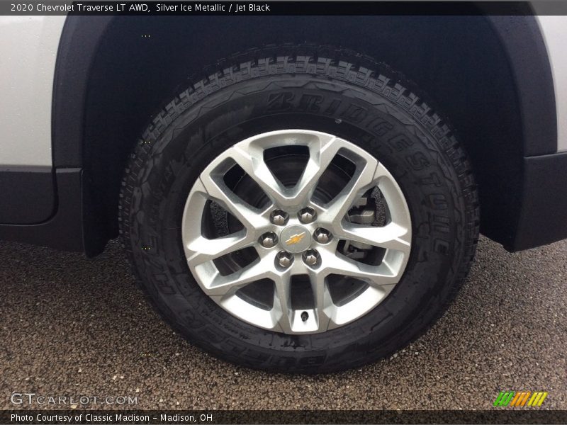 Silver Ice Metallic / Jet Black 2020 Chevrolet Traverse LT AWD