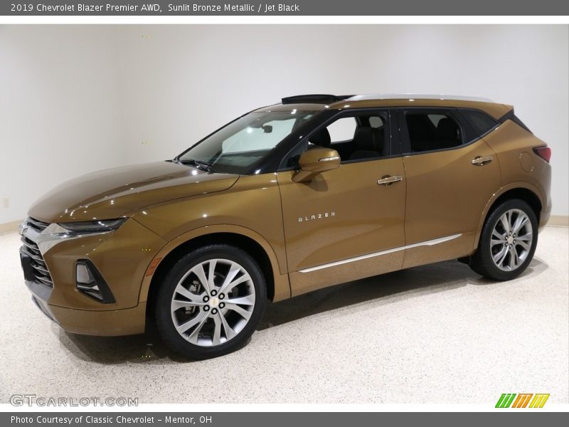 Front 3/4 View of 2019 Blazer Premier AWD