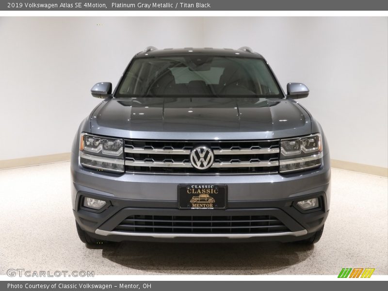 Platinum Gray Metallic / Titan Black 2019 Volkswagen Atlas SE 4Motion