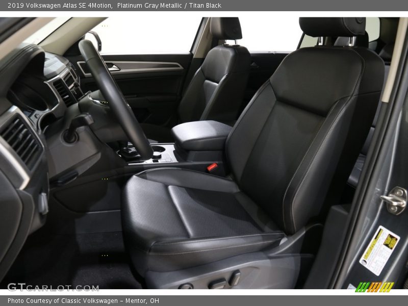 Platinum Gray Metallic / Titan Black 2019 Volkswagen Atlas SE 4Motion