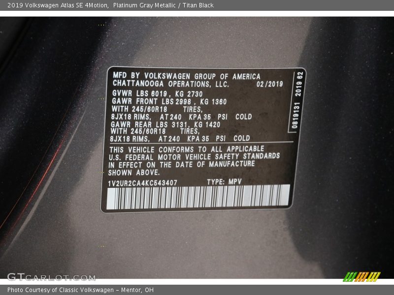Platinum Gray Metallic / Titan Black 2019 Volkswagen Atlas SE 4Motion
