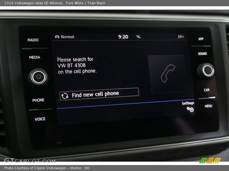 Pure White / Titan Black 2019 Volkswagen Atlas SE 4Motion