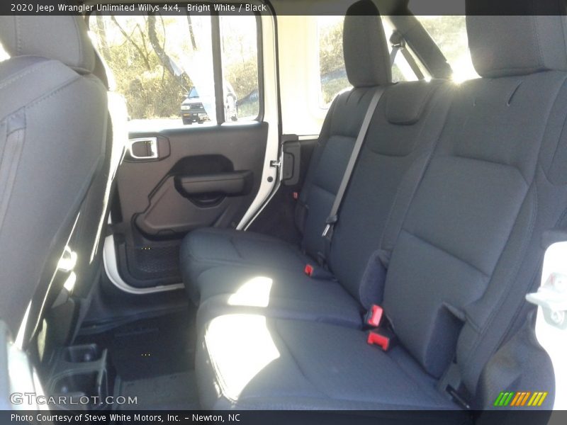 Bright White / Black 2020 Jeep Wrangler Unlimited Willys 4x4