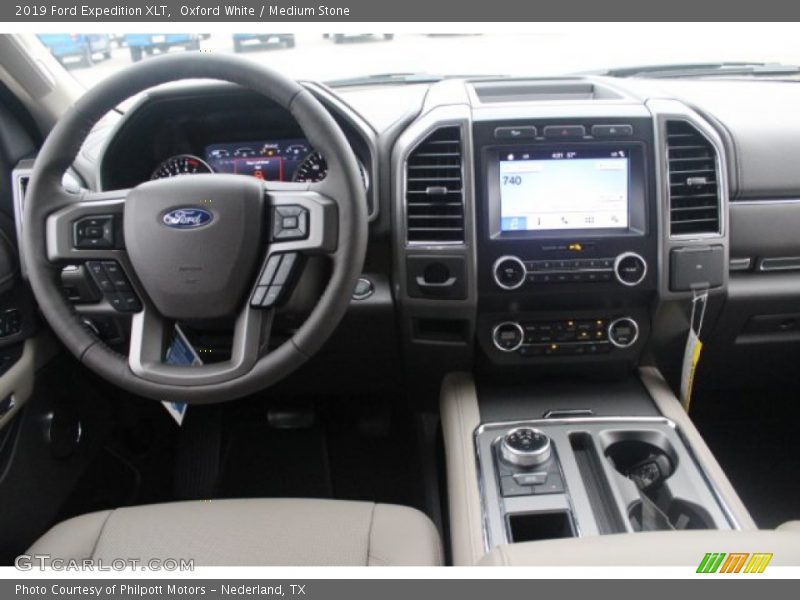 Oxford White / Medium Stone 2019 Ford Expedition XLT