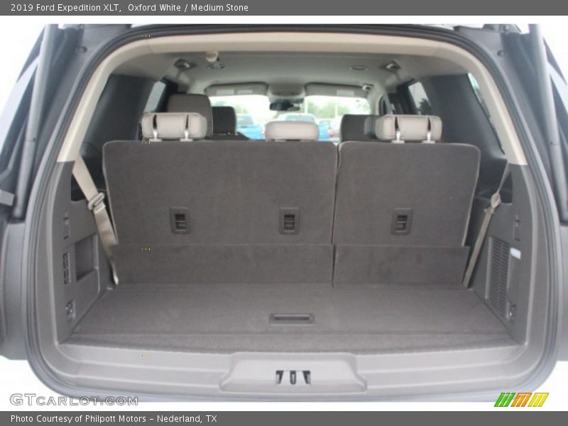 Oxford White / Medium Stone 2019 Ford Expedition XLT