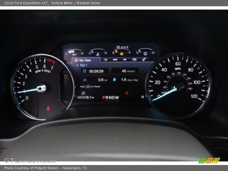 Oxford White / Medium Stone 2019 Ford Expedition XLT