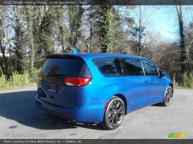 Ocean Blue Metallic / Black 2020 Chrysler Pacifica Touring