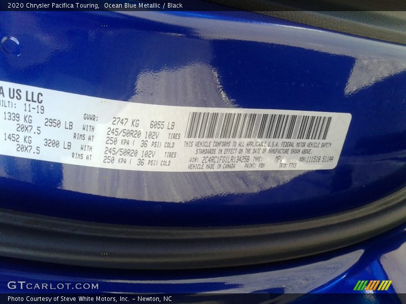 Ocean Blue Metallic / Black 2020 Chrysler Pacifica Touring