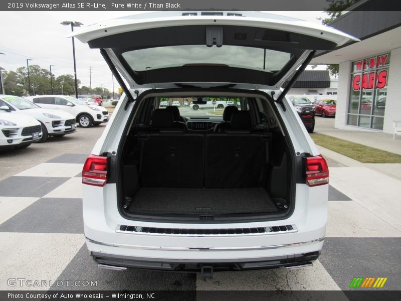 Pure White / Titan Black 2019 Volkswagen Atlas SE R-Line