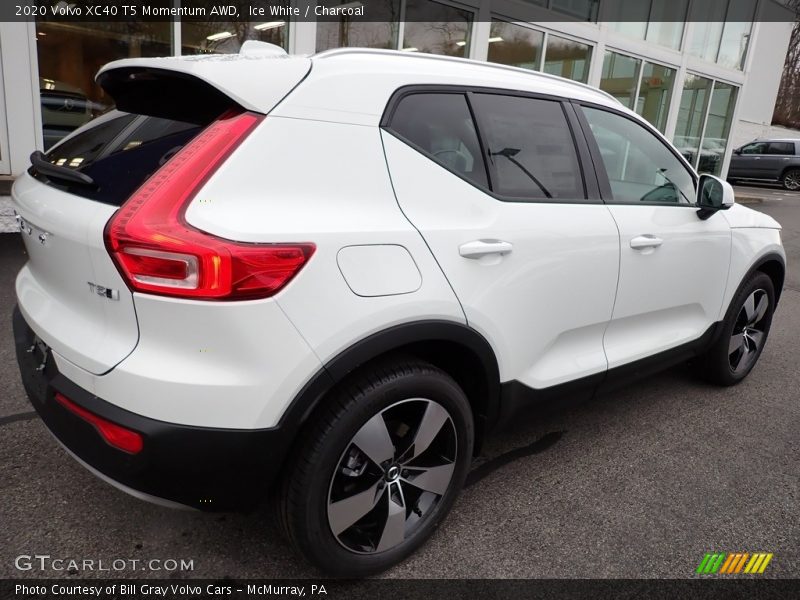 Ice White / Charcoal 2020 Volvo XC40 T5 Momentum AWD