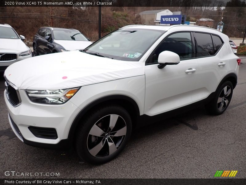 Ice White / Charcoal 2020 Volvo XC40 T5 Momentum AWD