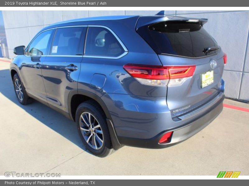 Shoreline Blue Pearl / Ash 2019 Toyota Highlander XLE